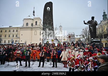 Non Exclusive : LVIV, UKRAINE - 7 JANVIER 2024 - Les Carollers Sont ...