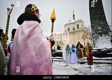 Non Exclusive : LVIV, UKRAINE - 7 JANVIER 2024 - Les Carollers Sont ...