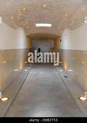 Barcelone, Espagne - 7 octobre 2023 : tunnel de métro vide de l'Hôpital de la Santa Creu i Sant Pau Banque D'Images