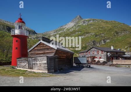 Oberalppass, Suisse - 21 août 2023 : Centre d'information et phare de Rheinquelle - une attraction touristique sur le col d'Oberalp en Suisse Banque D'Images