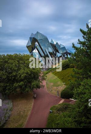 Poitiers, France - 14 août 2023 : le Futuroscope est un parc à thème en France qui traite des technologies médiatiques du futur. Il est situé dans C Banque D'Images