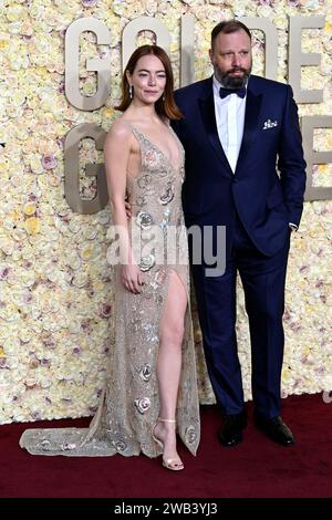 Emma Stone und Yorgos Lanthimos BEI der Verleihung der 81. Golden Globe Awards im Beverly Hilton Hotel. Beverly Hills, 07.01.2024 Banque D'Images