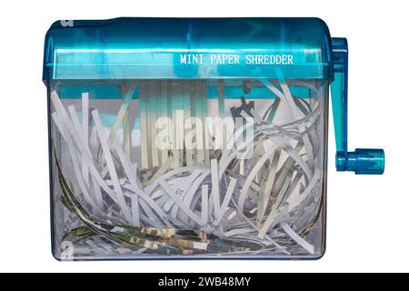 Un mini destructeur de papier découpé sur fond blanc Banque D'Images