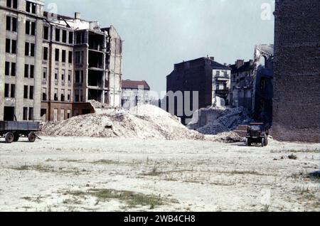 Berlin, la ville déserte et partiellement détruite après la Seconde Guerre mondiale, vers 1958 Banque D'Images