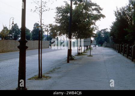 Berlin, la ville déserte et partiellement détruite après la Seconde Guerre mondiale, vers 1958 crédit:Photo12/Coll. Taponier Banque D'Images