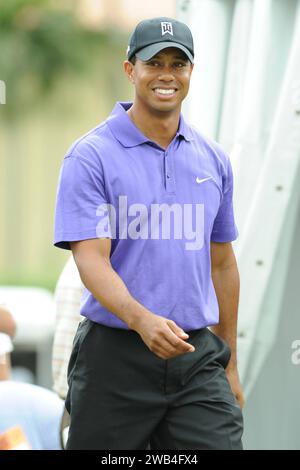 **PHOTO DE FICHIER** Tiger Woods et Nike terminent leur partenariat de 27 ans. DORAL FL - MARS 13 : Golfer Tiger Woods joue lors de la 2e manche du CA Championship qui a lieu au Doral Resort & spa le 13 mars 2009 à Miami, Floride. Copyright : xmpi04/MediaPunchx Banque D'Images