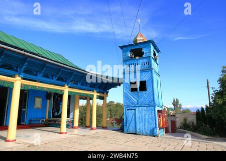 Août 29 2023 - Karakol au Kirghizistan : la mosquée Dungan par une journée ensoleillée Banque D'Images