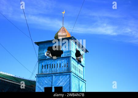 Août 29 2023 - Karakol au Kirghizistan : la mosquée Dungan par une journée ensoleillée Banque D'Images