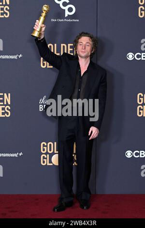 Jeremy Allen White mit dem Preis für den beste Serien-Hauptdarsteller in der Komödie The Bear BEI der Verleihung der 81. Golden Globe Awards im Beverly Hilton Hotel. Beverly Hills, 07.01.2024 *** Jeremy Allen White avec le prix du meilleur acteur principal dans la comédie The Bear aux Golden Globe Awards 81 au Beverly Hilton Hotel Beverly Hills, 07 01 2024 Foto:XJ.xBlocx/xFuturexImagex globes 2024 4618 Banque D'Images