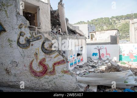 Tulkram, Tulkram, Palestine. 8 janvier 2024. Ruines d'une école pour enfants détruite le 03-01-24 dans le camp de réfugiés de Nur Shams. (Image de crédit : © Bruno Gallardo/ZUMA Press Wire) USAGE ÉDITORIAL SEULEMENT! Non destiné à UN USAGE commercial ! Crédit : ZUMA Press, Inc./Alamy Live News Banque D'Images