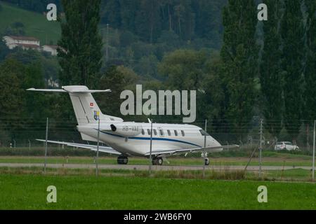 Aéroport d'Altenrhein, Saint-Gall, Suisse, le 12 septembre 2023 un avion HB-VAE Pilatus PC-24 roule sur la piste Banque D'Images