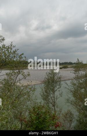 Bregenz, Autriche, 14 septembre 2023 vue le long de la rivière ACH qui se jette dans le lac de Constance Banque D'Images