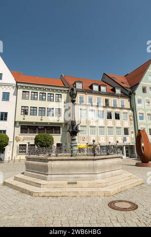 Kempten, Allemagne, 8 septembre 2023 bâtiments historiques et traditionnels dans le centre-ville par une journée ensoleillée Banque D'Images