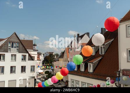 Kempten, Allemagne, 8 septembre 2023 bâtiments historiques et traditionnels dans le centre-ville par une journée ensoleillée Banque D'Images