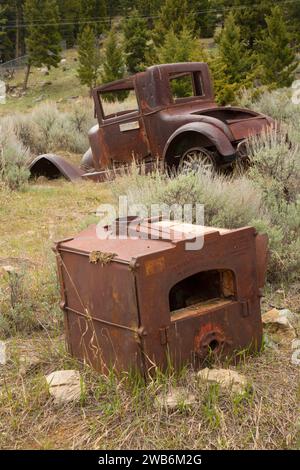 Voiture rouillée, Elkhorn, Beaverhead-Deerlodge National Forest, Montana Banque D'Images