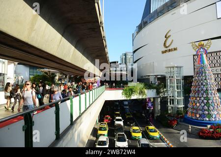 Le centre commercial Emporium sur Sukhumvit Rd. À Bangkok, Thaïlande. Banque D'Images