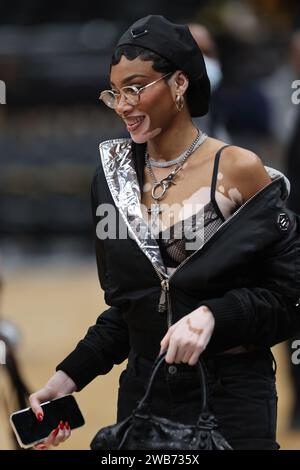 Washington, DC, États-Unis. 8 janvier 2024. Winnie Harlow assiste au Washington Wizards vs Oklahoma City Thunder Game au Capital One Arena à Washington, DC le 8 janvier 2024. Crédit : Mpi34/Media Punch/Alamy Live News Banque D'Images