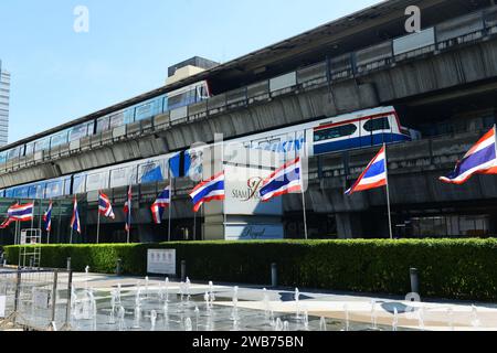 Le BTS Skytrain de Bangkok, Thaïlande. Banque D'Images