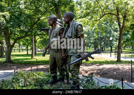 Washington DC, USA ; 2 juin 2023 : statue de bronze de Frederick Hart représentant trois soldats, monument honorant les vétérans du Vietnam. Banque D'Images