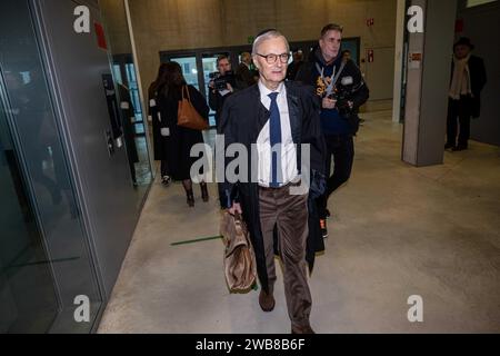 Gand, Belgique. 09 janvier 2024. L'avocat Hans Rieder est photographié au début d'une séance du procès intenté contre l'ancien député Van Langenhove et certains de ses collègues du mouvement flamand d'extrême droite de jeunesse 'Schild en Vriendenn', accusé de racisme et de sexisme, devant le tribunal correctionnel de Gand, mardi 09 janvier 2024. BELGA PHOTO JONAS ROOSENS crédit : Belga News Agency/Alamy Live News Banque D'Images