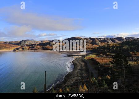 Vue d'automne sur Loch Ewe, Poolewe village, Wester Ross, North West Highlands de l'Écosse, Royaume-Uni Banque D'Images