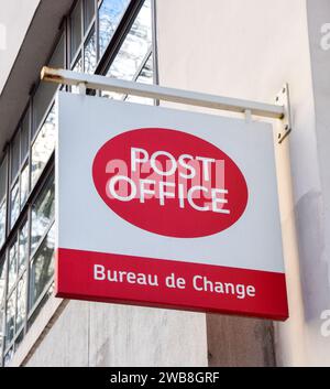 Londres, Royaume-Uni. 9 janvier 2024. Un panneau dans un bureau de poste du centre de Londres alors que la colère grandit sur le scandale Horizon. Crédit : Vuk Valcic/Alamy Live News Banque D'Images