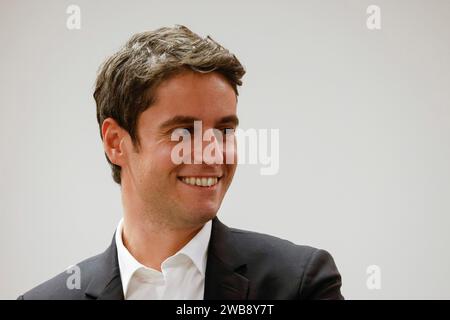 Paris, France. 03 novembre 2021. © PHOTOPQR/LE PARISIEN/olivier corsan ; Paris ; 03/11/2021 ; Paris, France, le 3 novembre 2021. Au siège de LREM (la République en Marche) Gabriel Attal (sur la photo) et Stanislas Guerini et ont réuni des Marcjeurs bénévoles de LREM crédit : MAXPPP/Alamy Live News Banque D'Images