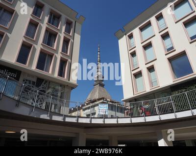 TURIN, ITALIE - VERS SEPTEMBRE 2022 : le bâtiment Mole Antonelliana Banque D'Images