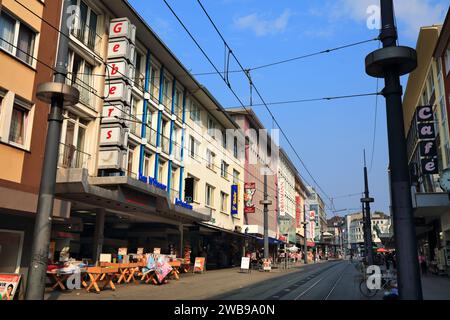 WITTEN, ALLEMAGNE - 16 SEPTEMBRE 2020 : vue sur la rue dans le centre-ville de Witten, Allemagne. Witten est une grande ville de la Rhénanie-du-Nord-Westphalie. Banque D'Images