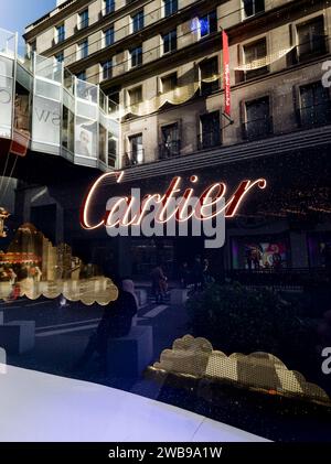 France, Paris, 09 janvier 2024 - extérieur de la Cartier, une boutique de luxe française Banque D'Images