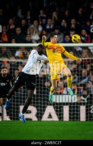 Robert Lewandowski du FC Barcelone en action lors d'un match contre Valencia CF au stade Mestalla, Valence, Espagne. Banque D'Images