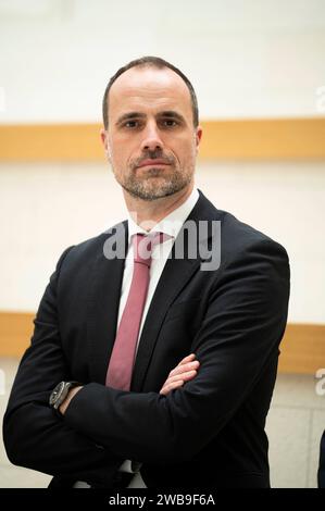 Erster Blick ins neue Mainzer Super-Museum LEIZA 20.03.2023 Mainz Rundgang neues Leibniz-Zentrum für Archäologie LEIZA. Im Bild de gauche à droite : Wissenschaftsminister Clemens Hoch. Mainz Mainz Rheinland-Pfalz Allemagne *** Premier regard sur le nouveau Mayence Super Museum LEIZA 20 03 2023 Mainz visite du nouveau Leibniz Centre d'archéologie LEIZA dans l'image l r Ministre des Sciences Clemens Hoch Mainz Mainz Rhénanie-Palatinat Allemagne Banque D'Images