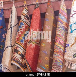 Articles à vendre dans le souk, Maroc Banque D'Images