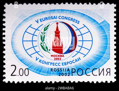 MOSCOU, RUSSIE - 17 NOVEMBRE 2023 : le timbre-poste imprimé en Russie montre le 5e congrès de l'EUROSAI, Moscou, série, vers 2002 Banque D'Images