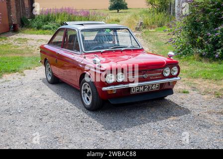 Coupé Hillman Imp conçu par l'écusson classique Sunbeam Stiletto Banque D'Images