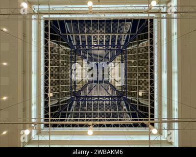 Conception de la bibliothèque publique centrale . Design d'intérieur d'art moderne avec verre Banque D'Images