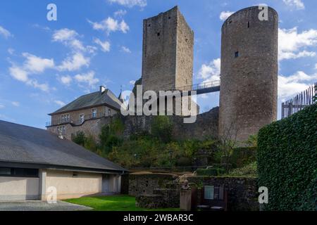 Ruines du château dans le village appelé Useldingen Banque D'Images