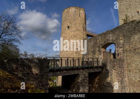 Ruines du château dans le village appelé Useldingen à l'automne Banque D'Images