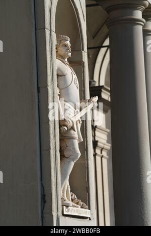 Statue du pont Ponte Vecchio à Florence Italie Banque D'Images