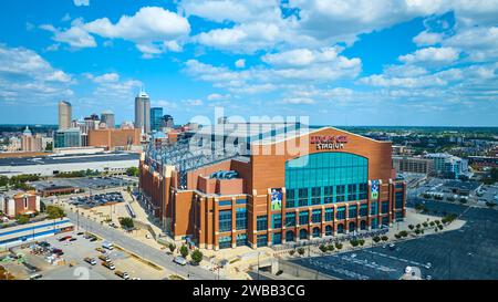 Vue aérienne du Lucas Oil Stadium et de Indianapolis Skyline Banque D'Images