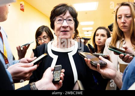 Washington, États-Unis. 09 janvier 2024. La sénatrice américaine Susan Collins (R-ME) parlant avec des journalistes près du métro du Sénat au Capitole des États-Unis. Crédit : SOPA Images Limited/Alamy Live News Banque D'Images