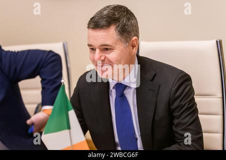 RIGA, Lettonie. 9 janvier 2024. Arvils Aseradens, ministre letton des Finances, rencontre Paschal Donohoe (photo), président de l'Eurogroupe, ministre irlandais des dépenses publiques, de la mise en œuvre du plan de développement national et de la réforme. Crédit : Gints Ivuskans/Alamy Live News Banque D'Images