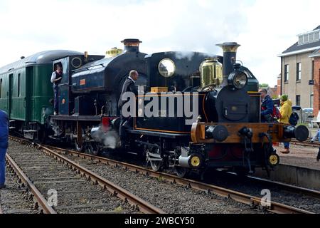 Locomotive à vapeur Avonside 'Fred' double cap avec St Léonard no 497, construite en 1893 'Yvonne' au gala du centre de vapeur de Maldegem, Belgique, mai 2022 Banque D'Images