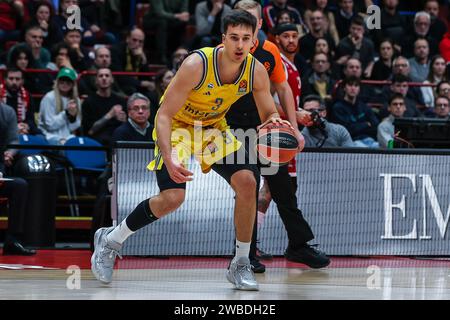 Milan, Italie. 09 janvier 2024. Matteo Spagnolo #3 d'Alba Berlin vu en action lors du match de la saison régulière 20 de Turkish Airlines Euroleague 2023/24 entre EA7 Emporio Armani Milan et Alba Berlin au Mediolanum Forum. Score final ; EA7 Milan 82 | 76 Alba Berlin. (Photo de Fabrizio Carabelli/SOPA Images/Sipa USA) crédit : SIPA USA/Alamy Live News Banque D'Images