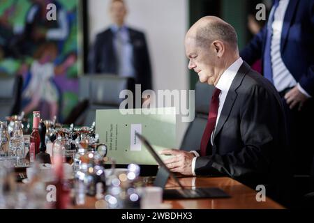 OLAF Scholz, Bundeskanzler, aufgenommen im Rahmen einer Sitzung des Kabinetts. Berlin, 10.01.2024. Berlin Deutschland *** OLAF Scholz, Chancelier fédéral, enregistré lors d'une réunion du Cabinet Berlin, 10 01 2024 Berlin Allemagne Copyright : xJaninexSchmitzx Banque D'Images