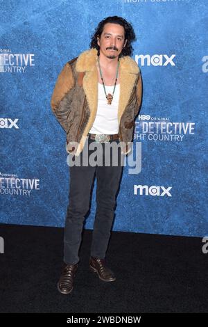 Gabriel Luna BEI der Premiere der HBO TV-Serie True Detective : Night Country im Paramount Theater. Los Angeles, 09.01.2024 *** Gabriel Luna à la première de la série télévisée HBO True Detective Night Country au Paramount Theater Los Angeles, 09 01 2024 Foto:xD.xStarbuckx/xFuturexImagex Detective 4336 Banque D'Images