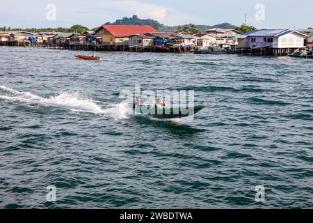 Malaisie, Sabah, Semporna, vue sur le port Banque D'Images