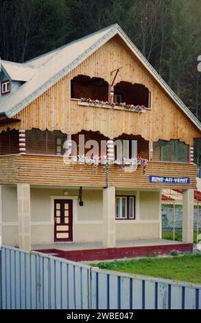 Chambres d'hôtes à Vrancea County, Roumanie, env. 2001 Banque D'Images