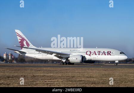 Doha, Prague. 10 janvier 2024. Présentation cérémonielle du Boeing 787 Dreamliner de Qatar Airways à son retour sur la route de Prague à Doha, Prague, République tchèque, 10 janvier 2024. Crédit : Michaela Rihova/CTK photo/Alamy Live News Banque D'Images