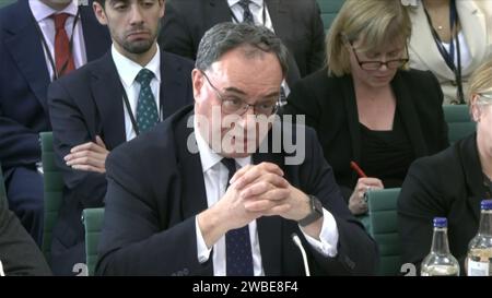 Capture d'écran de la télévision du Parlement du gouverneur de la Banque d'Angleterre Andrew Bailey s'exprimant devant le comité spécial du Trésor des chambres du Parlement à Londres, sur la menace pour la stabilité financière posée par les hausses des taux d'intérêt. Date de la photo : mercredi 10 janvier 2024. Banque D'Images